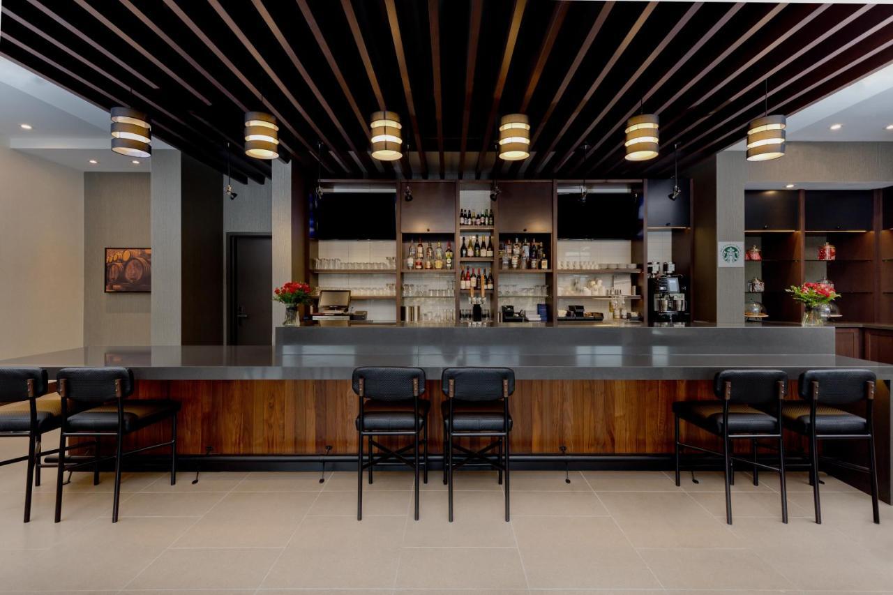 Hyatt Place Kelowna Exterior photo
